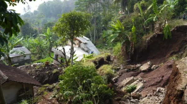 Rumah Terdampak Longsor di Kutawaringin Segera Direlokasi